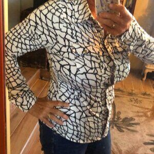 BCBG Maxazria womens blouse. White with black geometric and gold buttons size PM